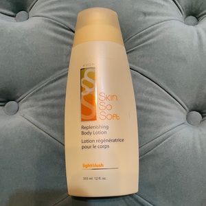 💗New Avon Skin So Soft Body Lotion